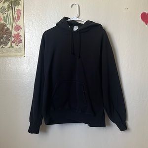 Black Hanes hoodie